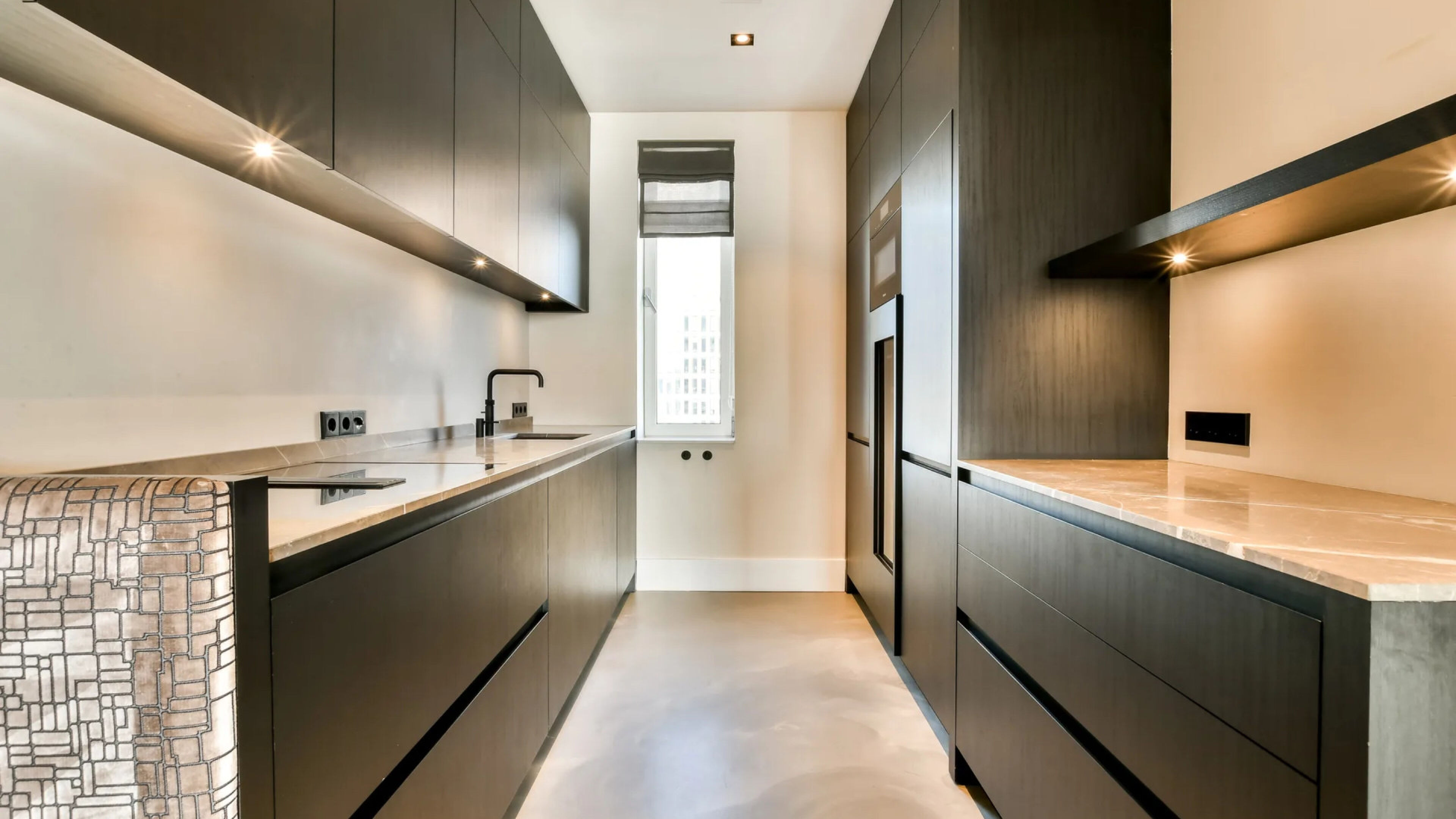 De keuken van het appartement van Hakim Ziyech.