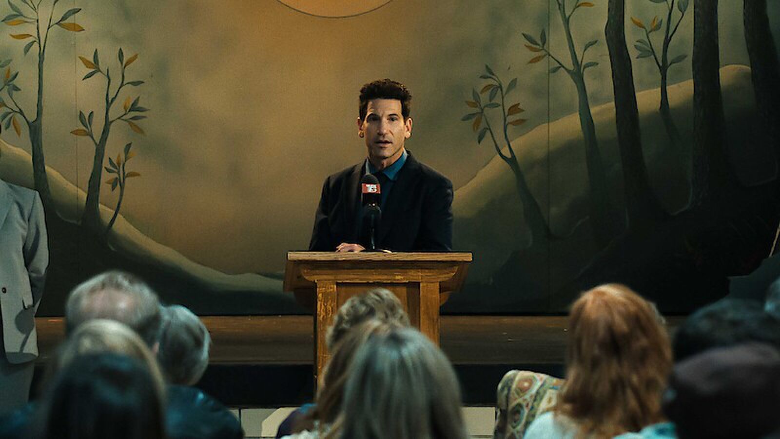 Beeld uit "His & Hers" (2026) met Jon Bernthal