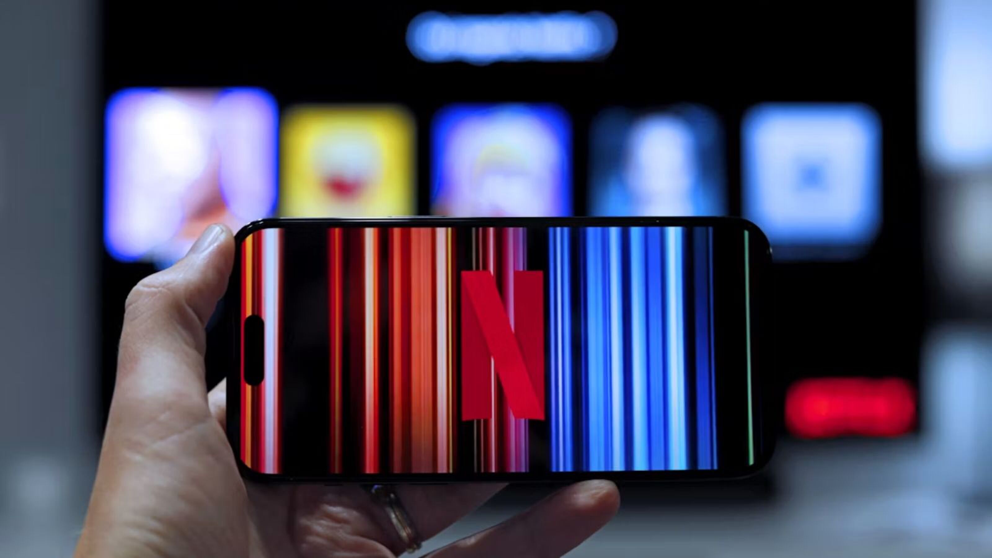 Netflix in de hand op de telefoon.