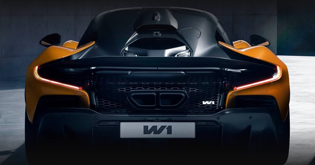De achterkant van de McLaren W1.