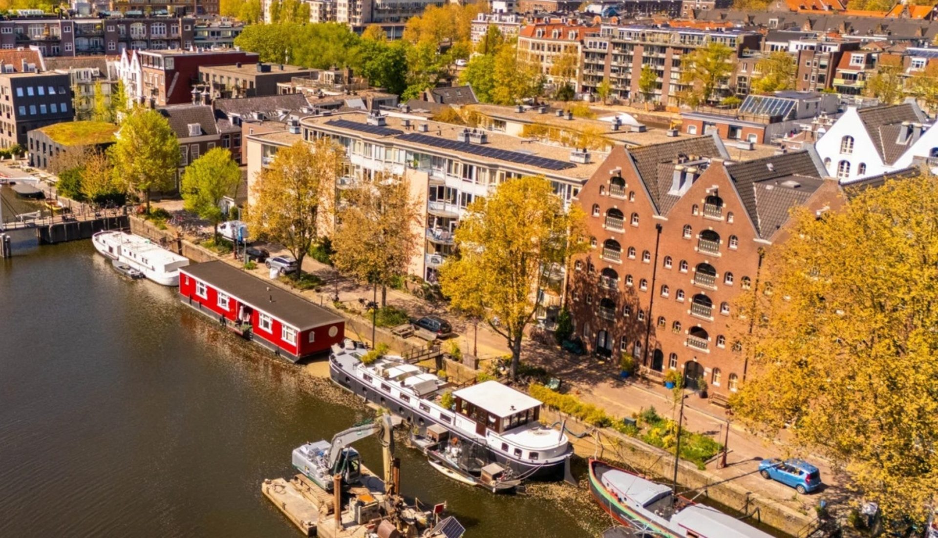De buitenkant van het grachtenappartement van Jeroen Pauw.