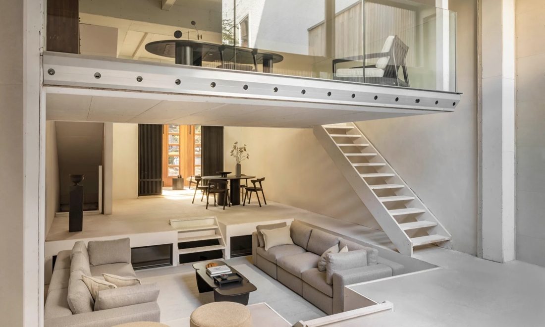 De living van een van de parels in Amsterdam.