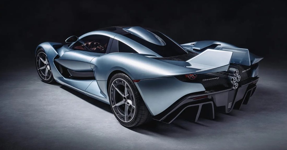 De achterkant van de hypercar van Hennessey.