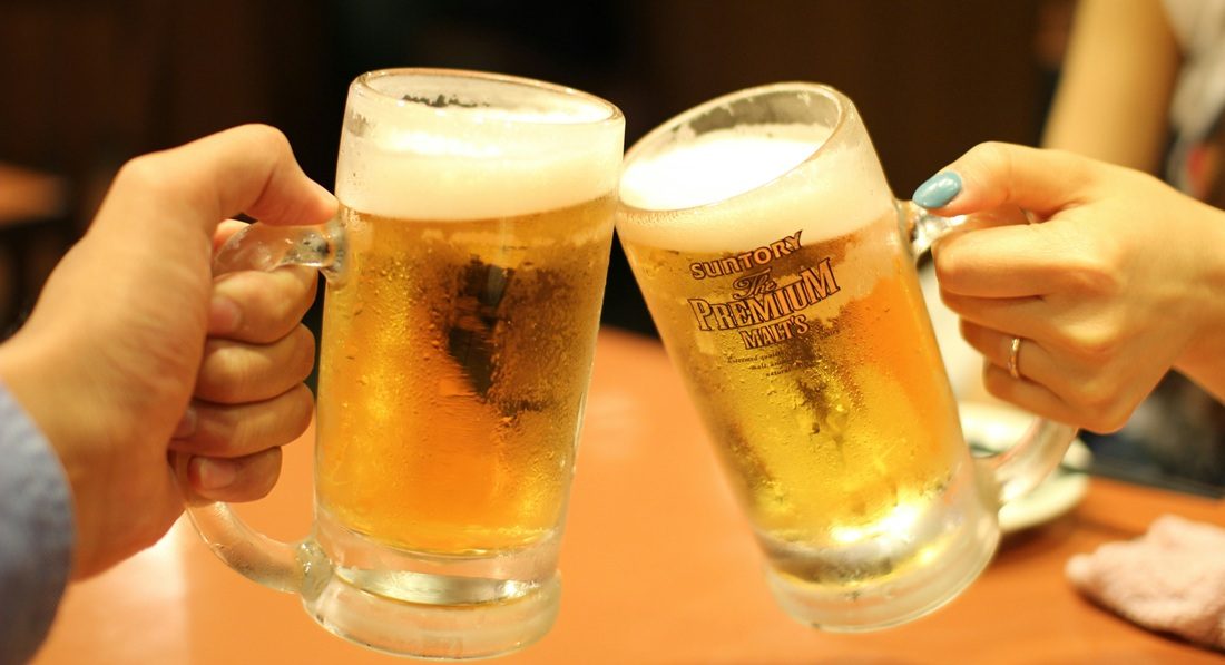 Twee biertjes, dus geen alcoholvrije drankjes.