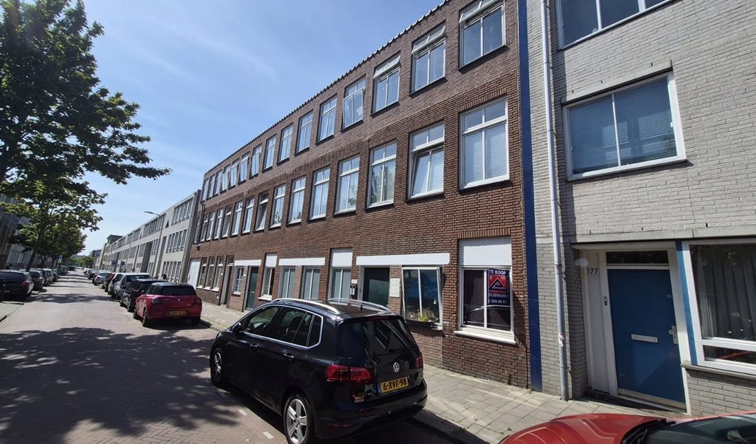 De buitenzijde van het huis.