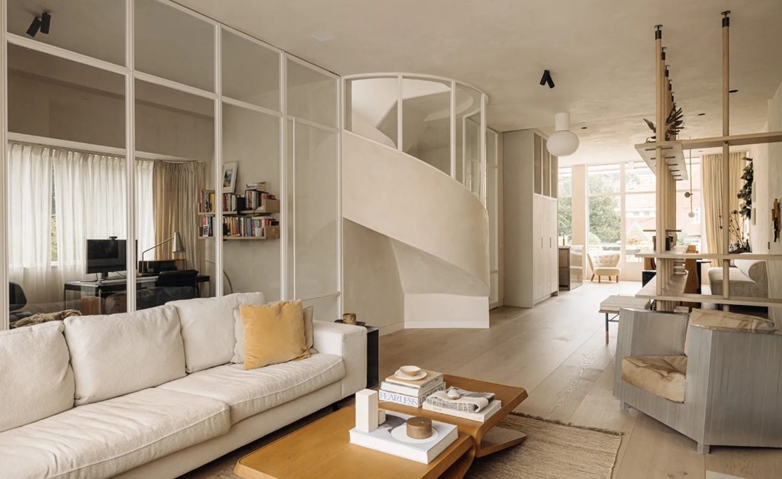 De living van de Amsterdamse villa.