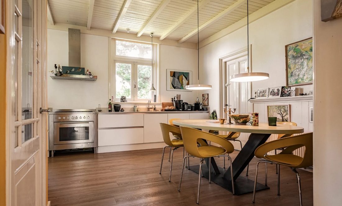 De keuken van de villa in Haarlem.