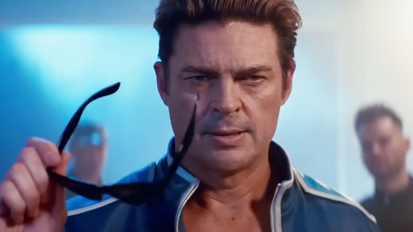 Stilbeeld uit "Mortal Kombat II" (2026) met Karl Urban