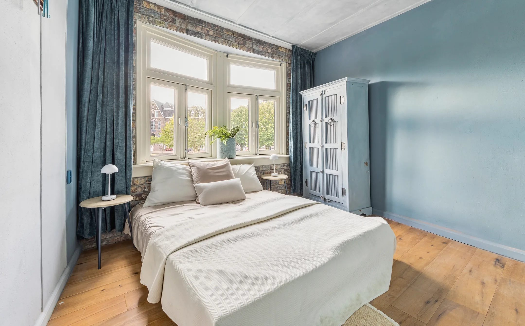 Een van de twee slaapkamers.