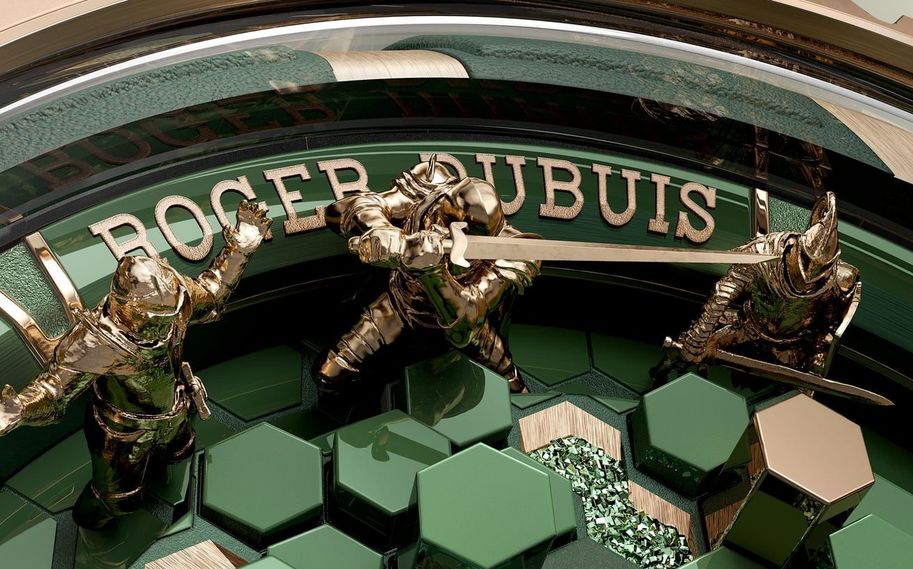 De wijzerplaat van het horloge van Roger Dubuis.