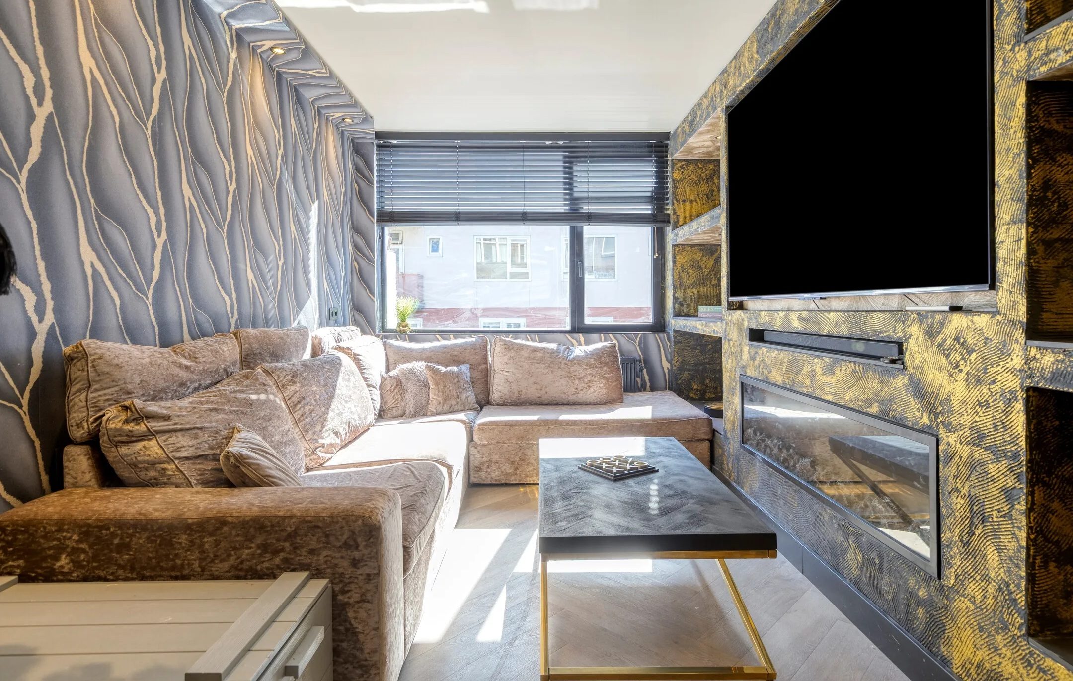 De living van de instapklare woning.