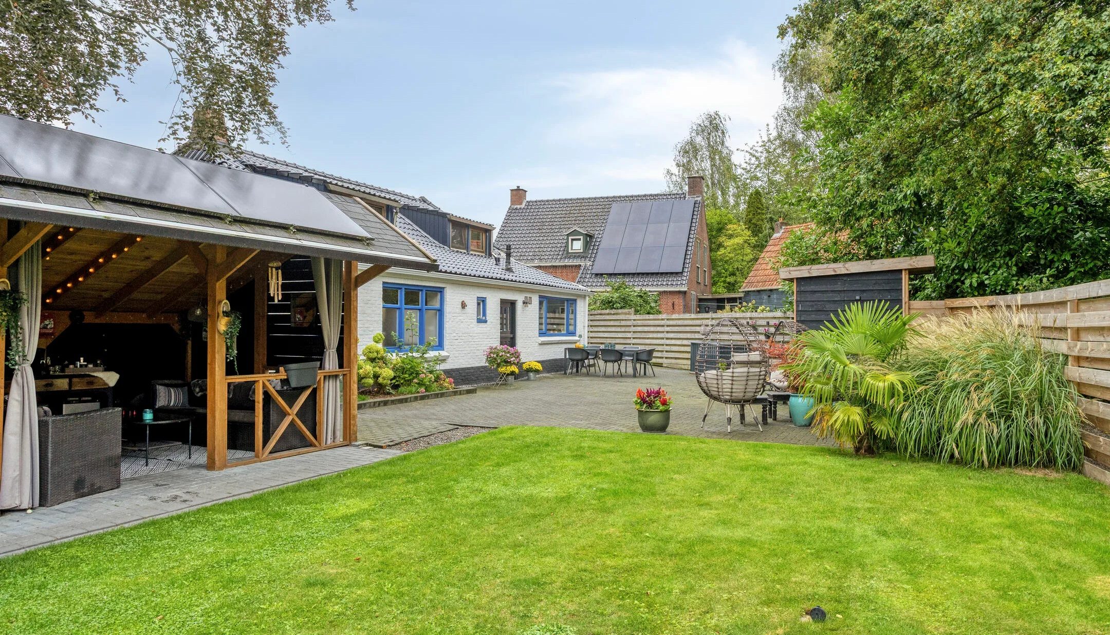 De tuin van de woning in 't Waar.