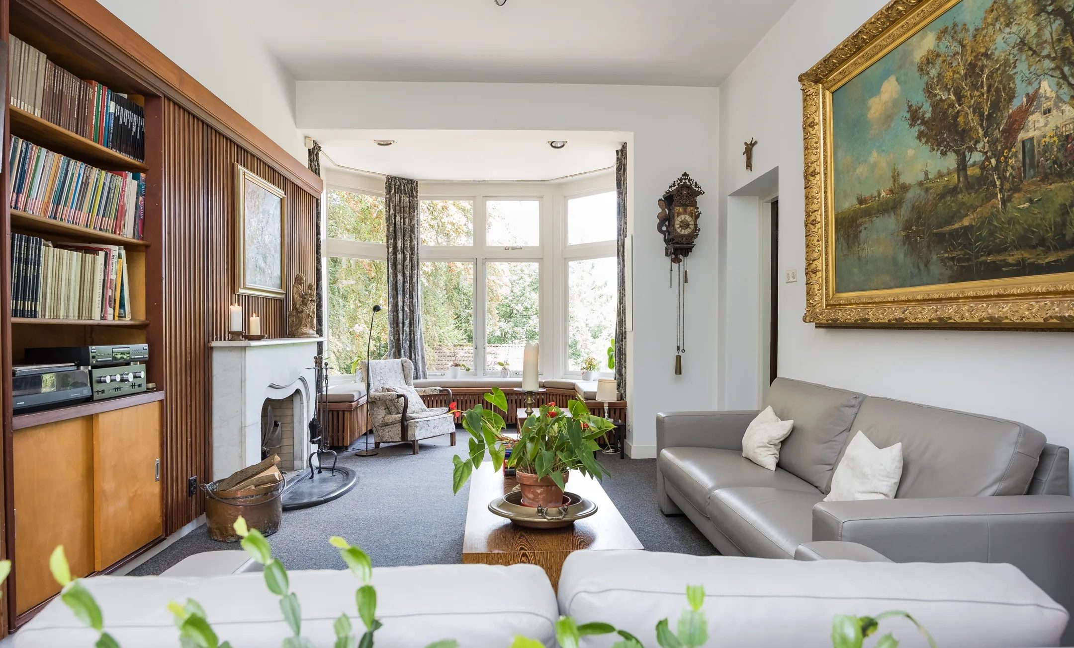 De living van de villa in Ubbergen.