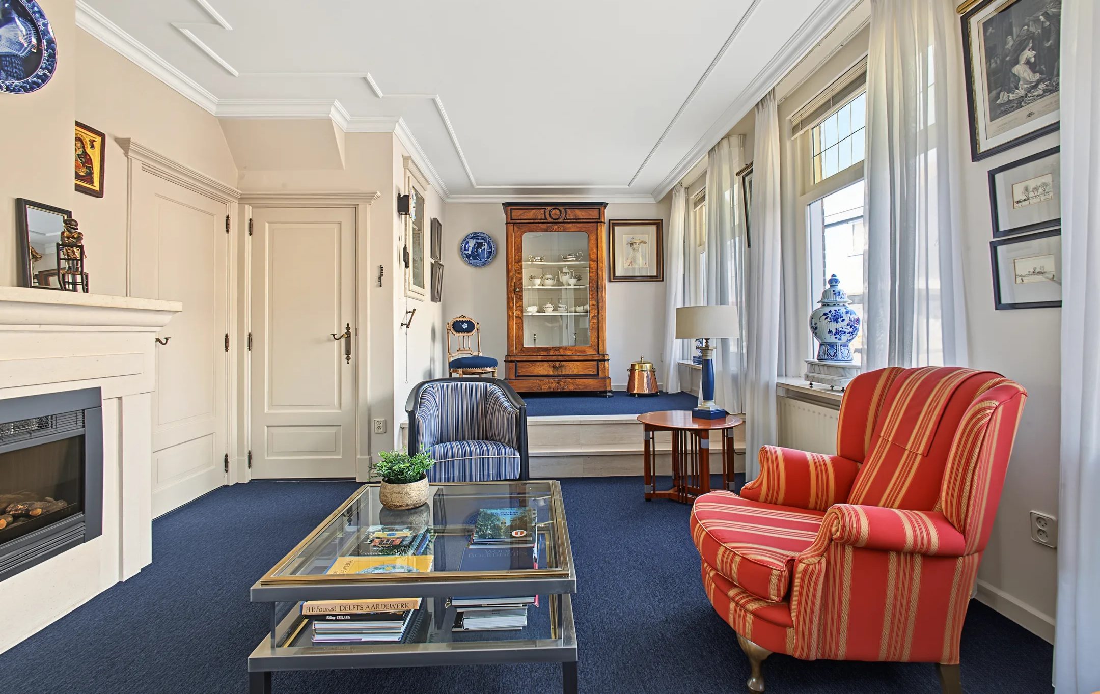 De woonkamer van het huisje in Zeeland.