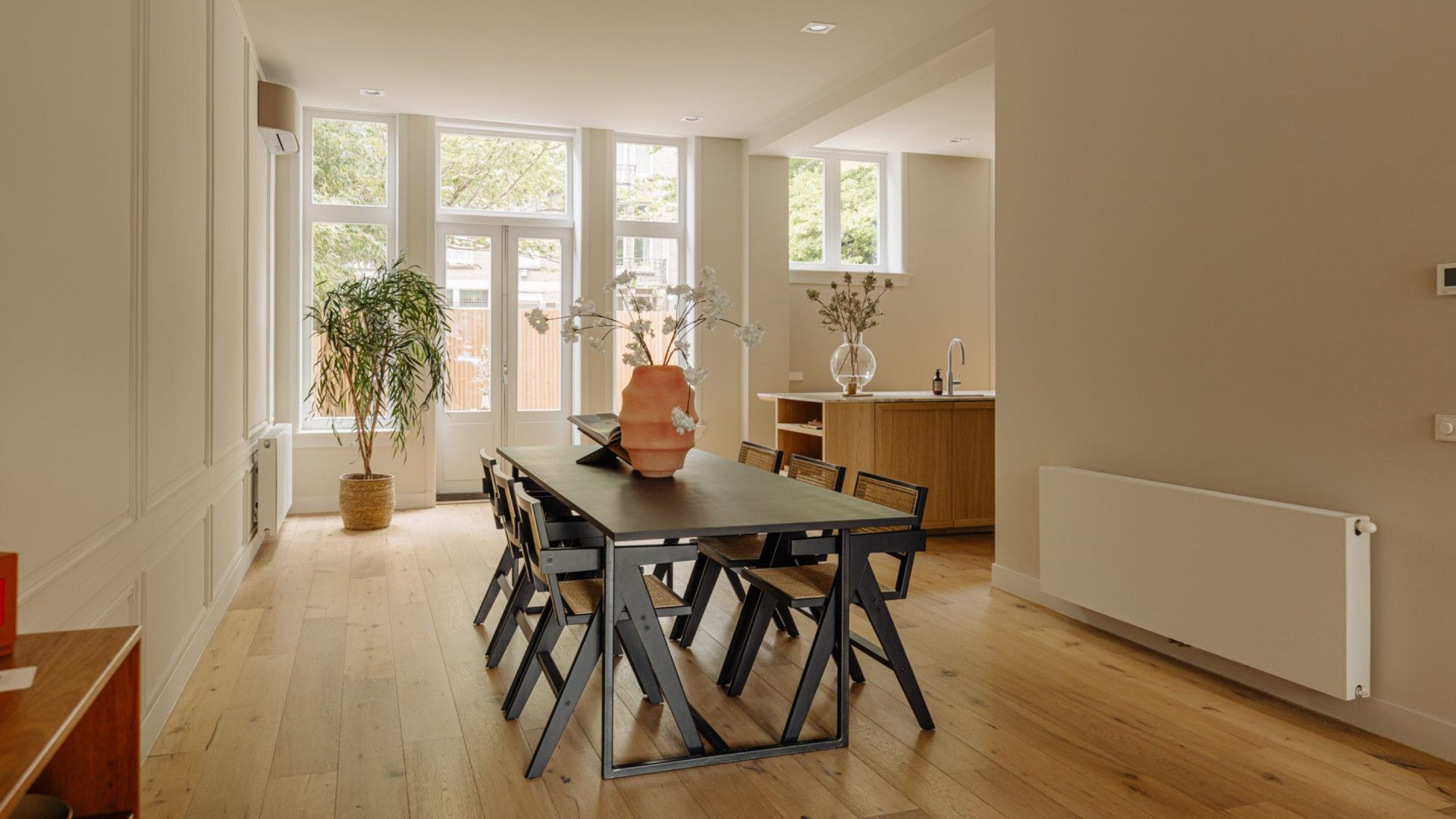 De eetkamer op de begane grond.