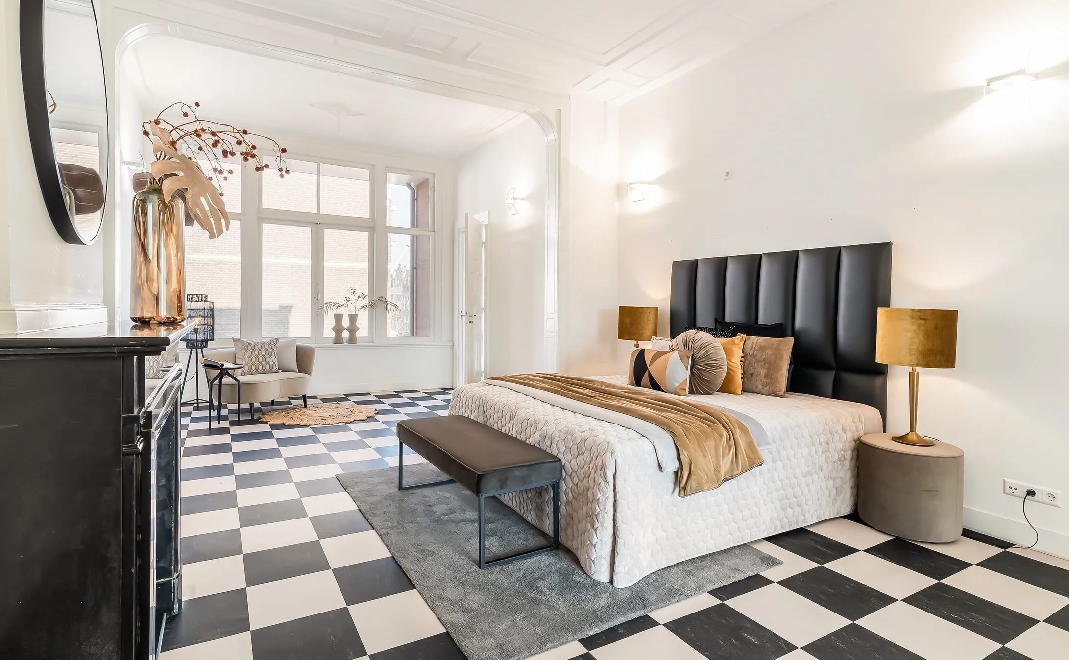 Een van de luxe slaapkamers.