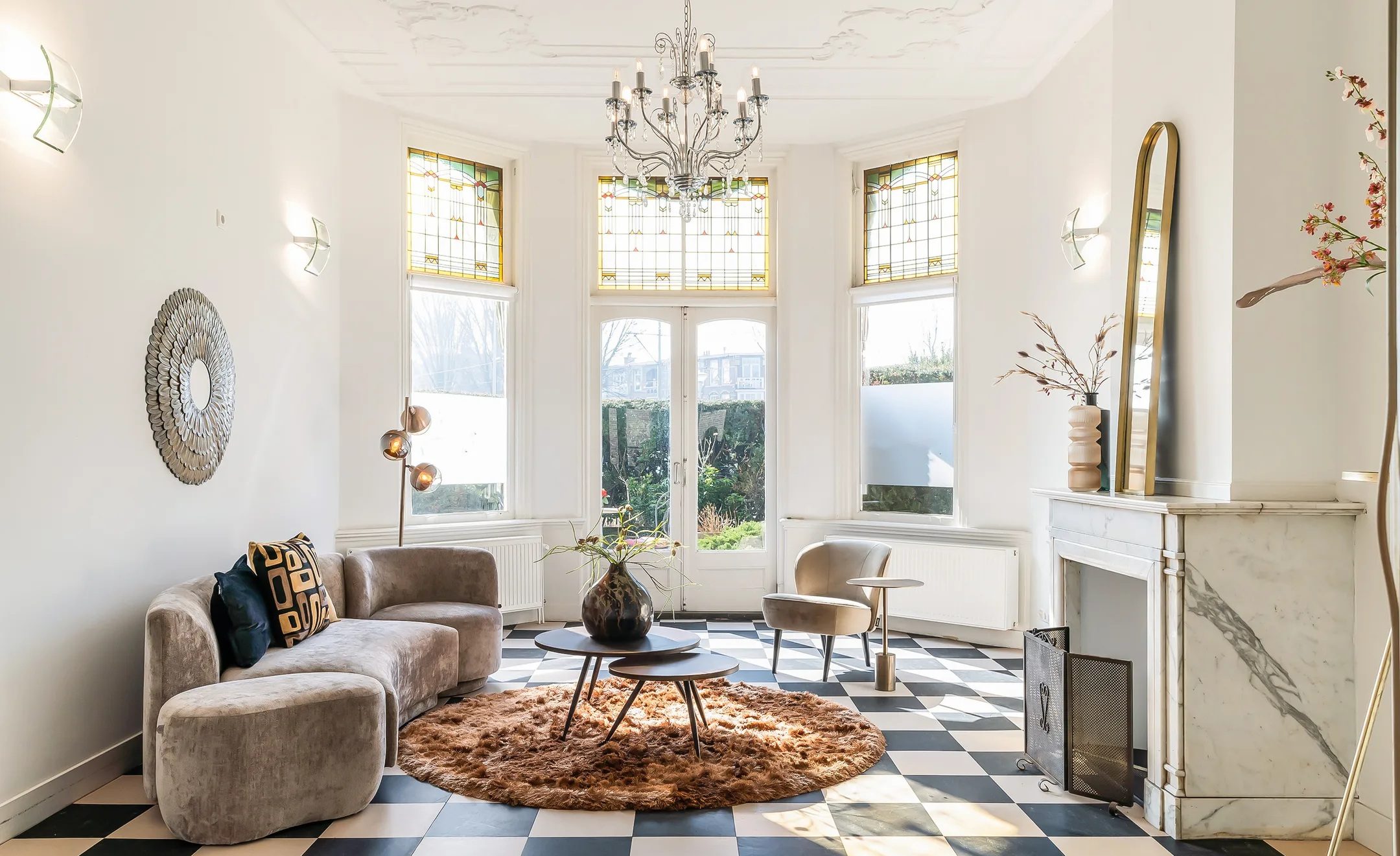 De living van het herenhuis in Den Haag.
