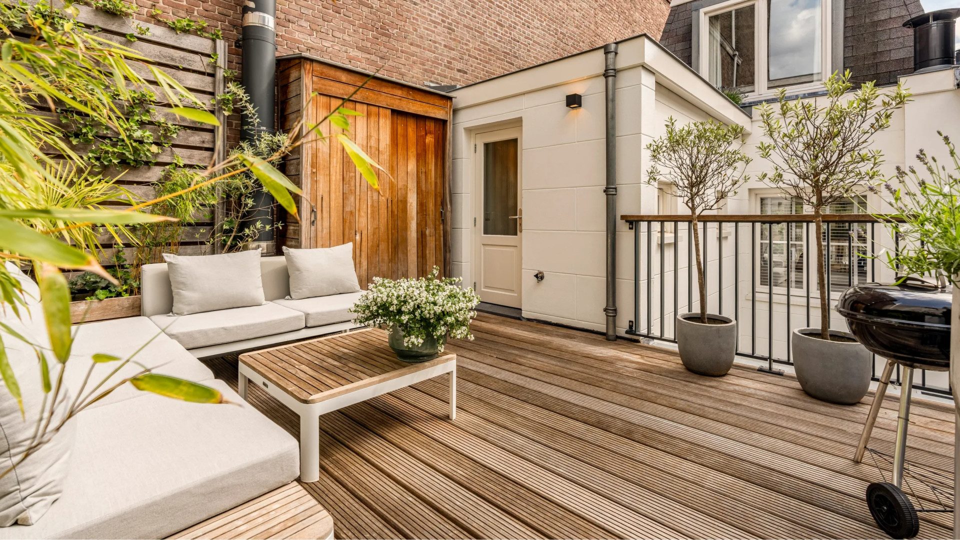 Het dakterras van de woning.