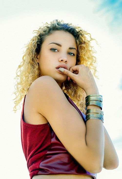 rose-bertram-28