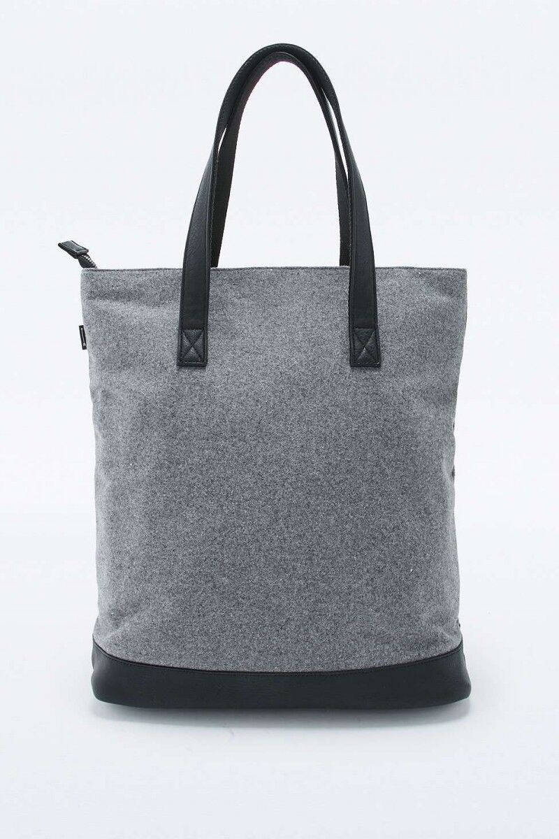 man man urban outfitters tas