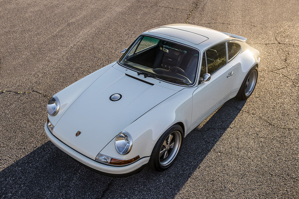 witte sportauto-Porsche 911 Singer-snelheid-MAN MAN