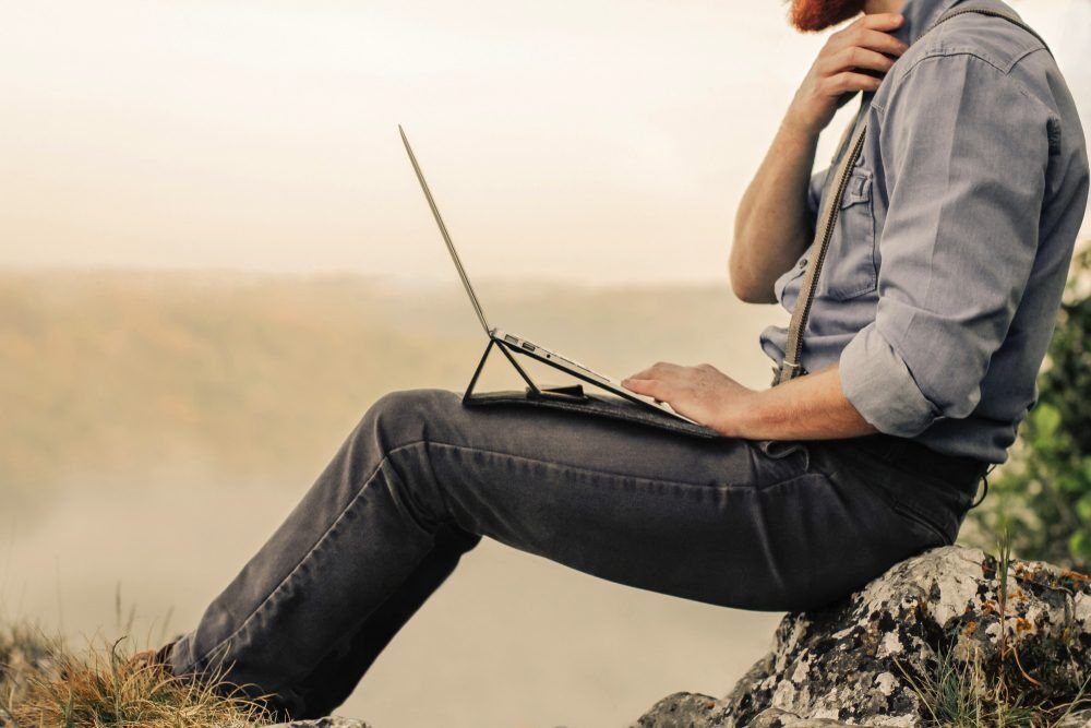 email e-mail schrijven emailen man man