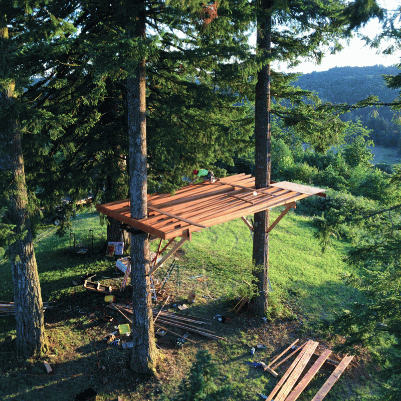 the cinder cone foster boomhut man man