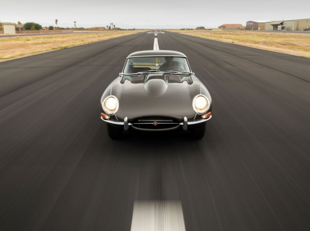 Jaguar-E-type-mooie-klassieker-auto-MAN MAN