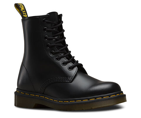 dr martens 1460 black man man