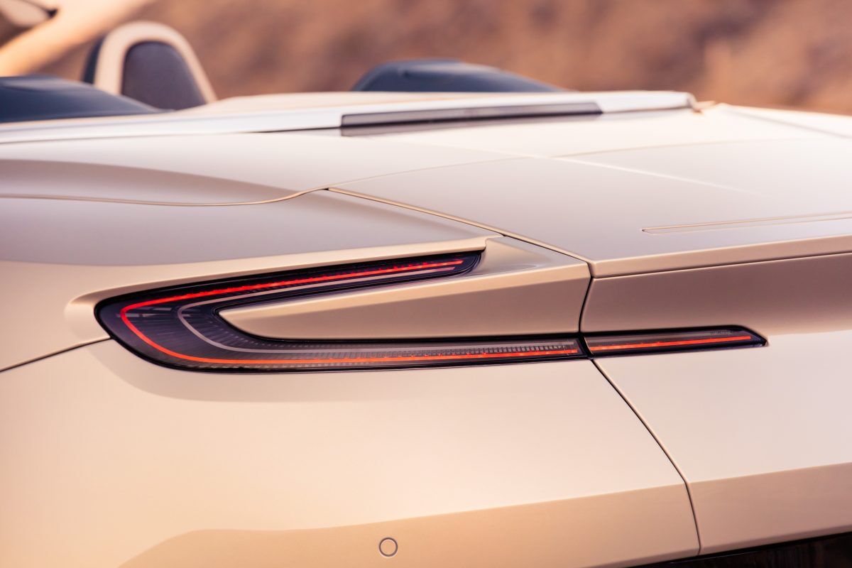 Aston Martin DB11 Volante MAN-MAN 15