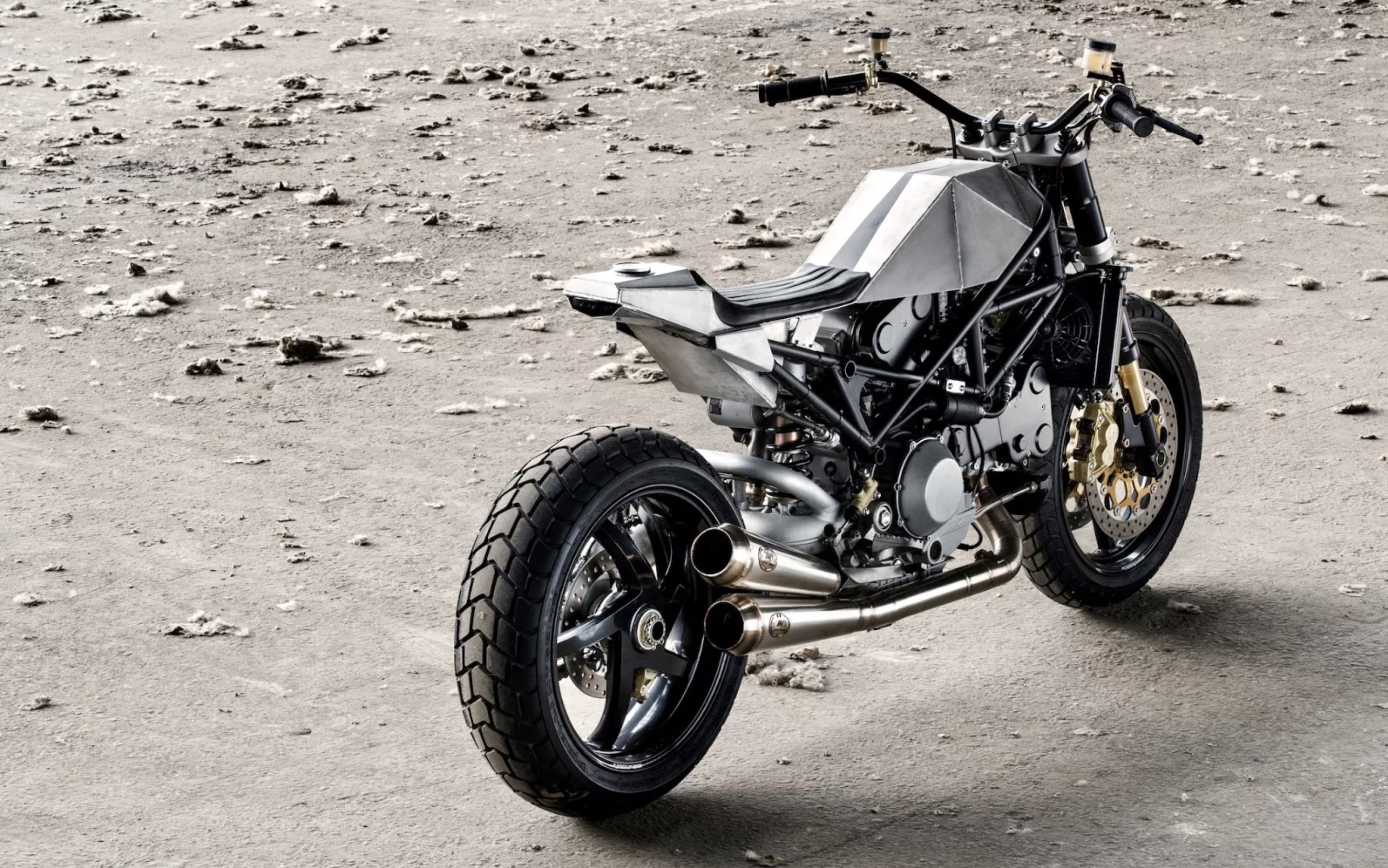 Ducati S4R Tracker Anvil Motociclette The Warthog MAN-MAN 17