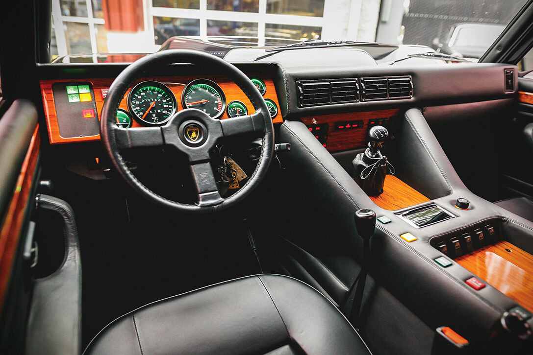 1990 LAMBORGHINI LM002 MAN MAN 05