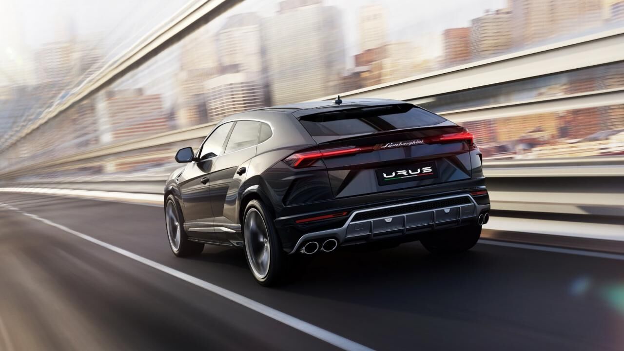 lamborghini urus MAN MAN 08