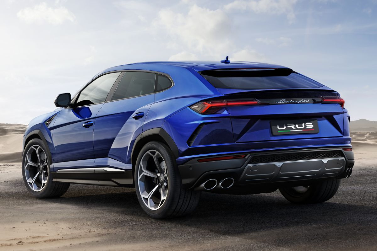 lamborghini urus MAN MAN 11