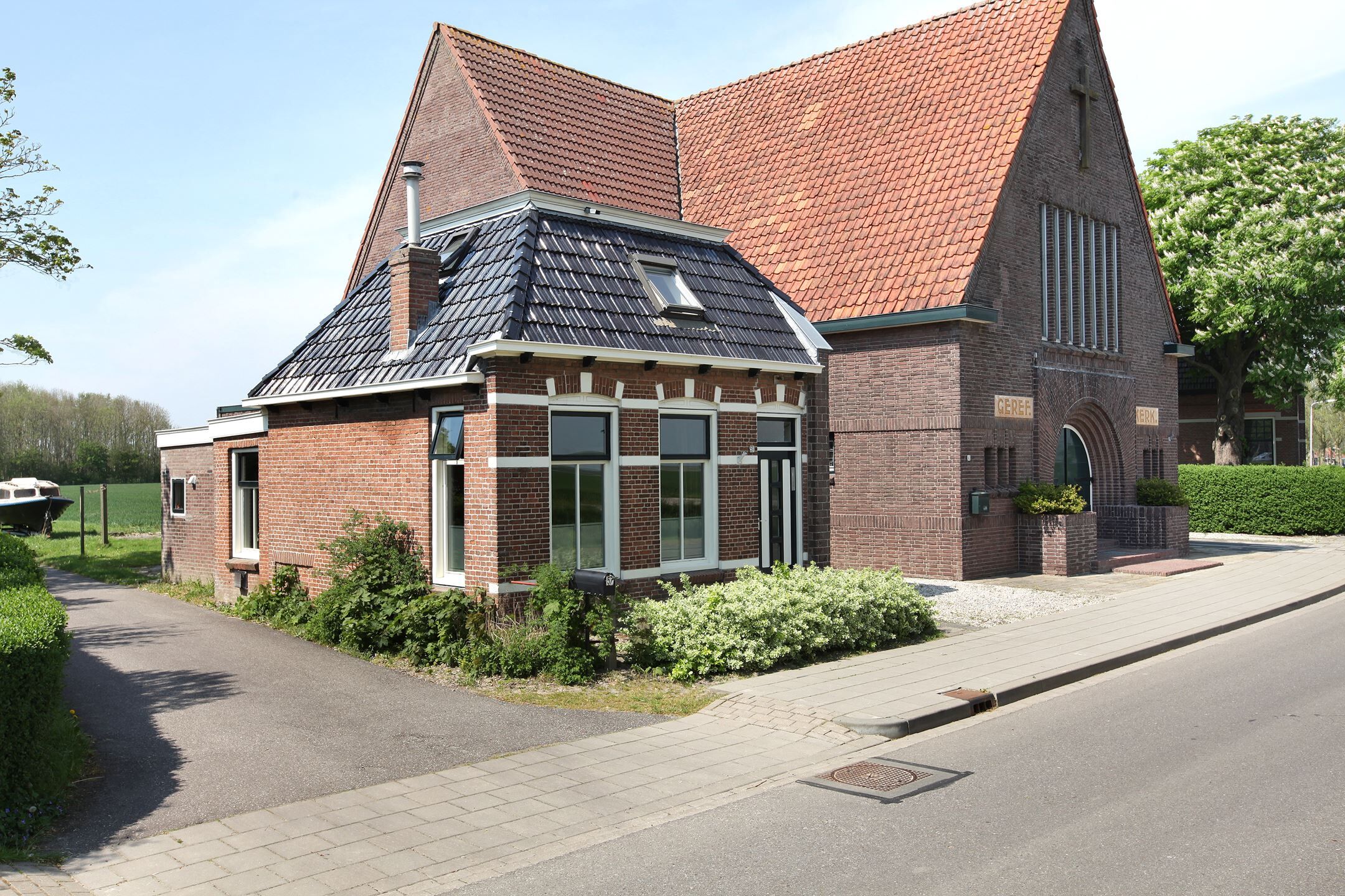 wonen in een kerk in oudebildtzijl friesland MAN-MAN