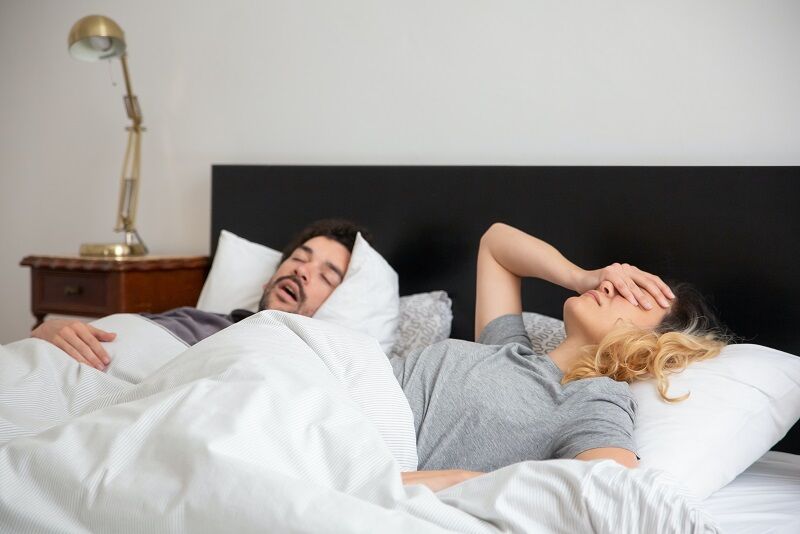 Slaap je slecht met je partner? Probeer de sleep divorce-methode