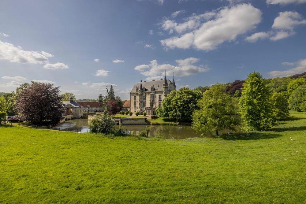 reusachtig kasteel Funda