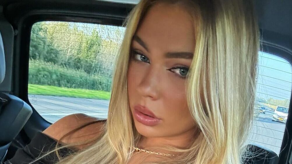 Jutta Leerdam doet gooi naar Victoria's Secret-catwalk met video