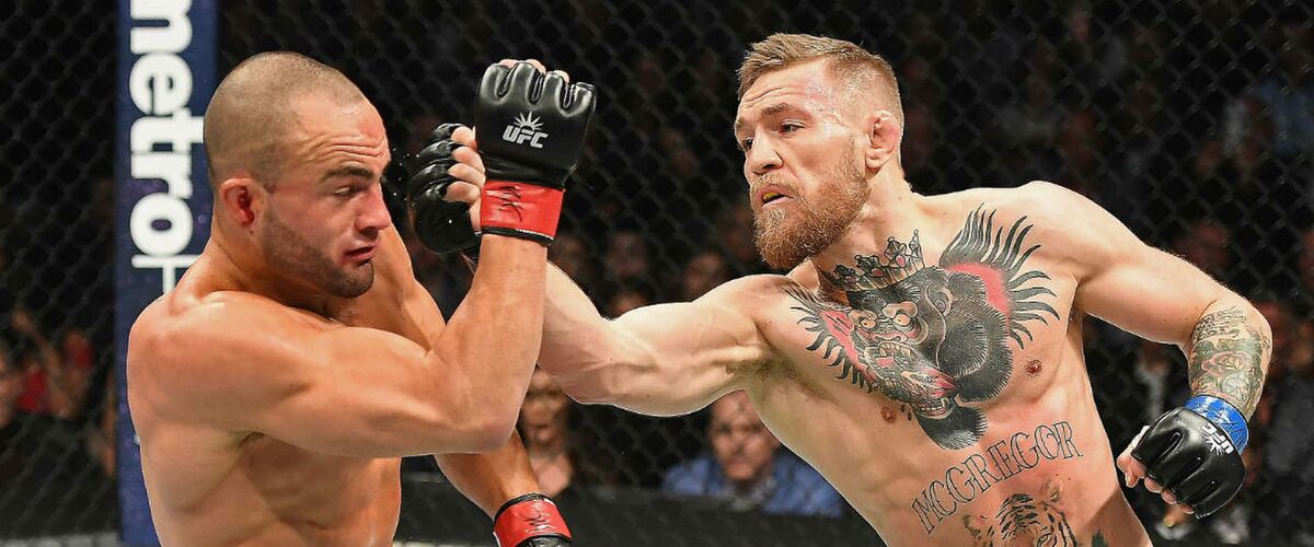 Conor McGregor wint van Eddie Alvarez met een knock-out