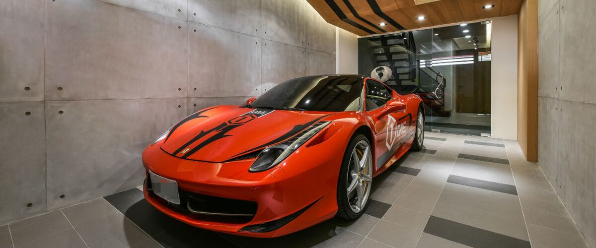 Parkeer jouw Ferrari in dit brute appartement in Taiwan