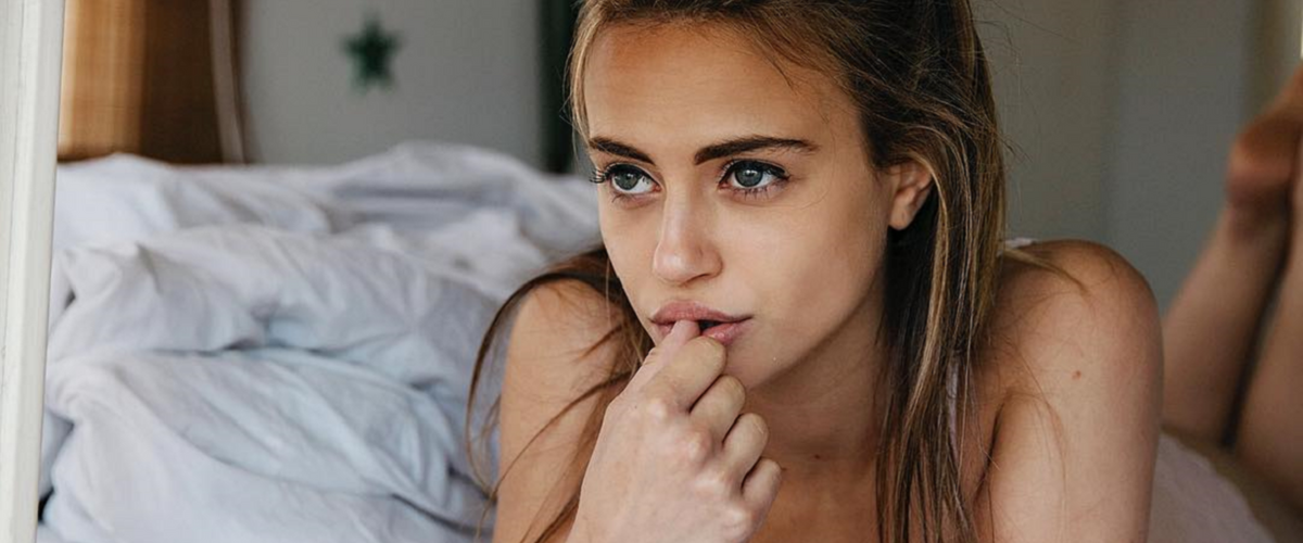 Charlotte Mckee weet geeky wel heel sexy te maken