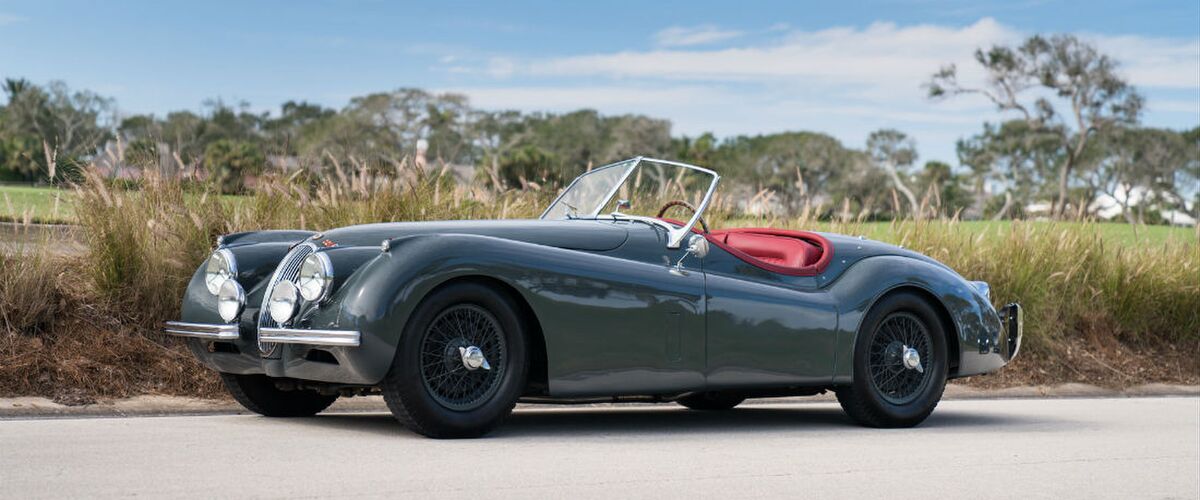 Deze 1953 Jaguar XK120 SE roadster is elegantie ten top