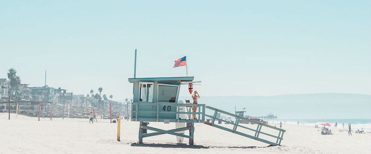 Fotoserie: Manhatten Beach op minimalistische wijze vastgelegd