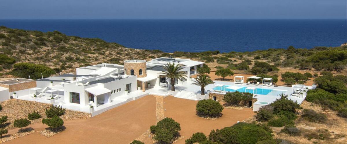 Dit privé eiland bij Ibiza is de ultieme vakantiebestemming