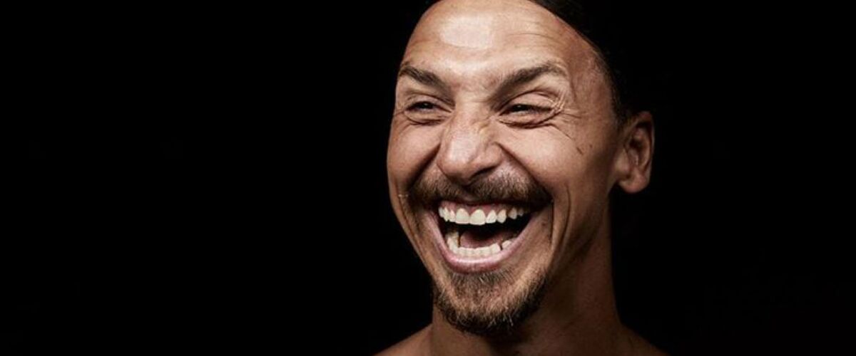 Zlatan Ibrahimovic bevestigt zijn transfer op geniale wijze