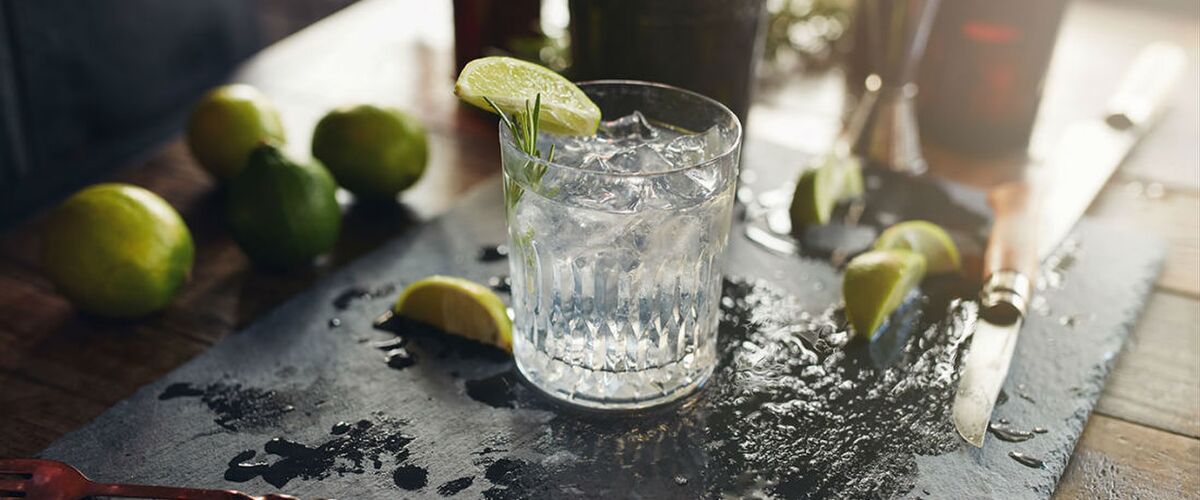 Onderzoek wijst uit: Gin en Vodka verlichten hooikoortsklachten