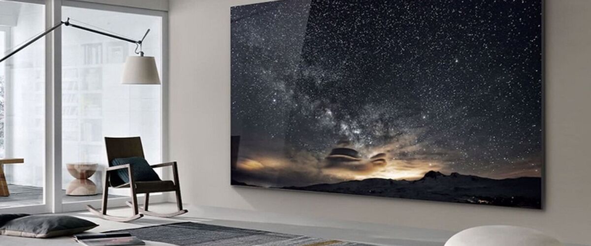 Deze nieuwe Samsung Tv heeft een formaat van 219 (!) inch