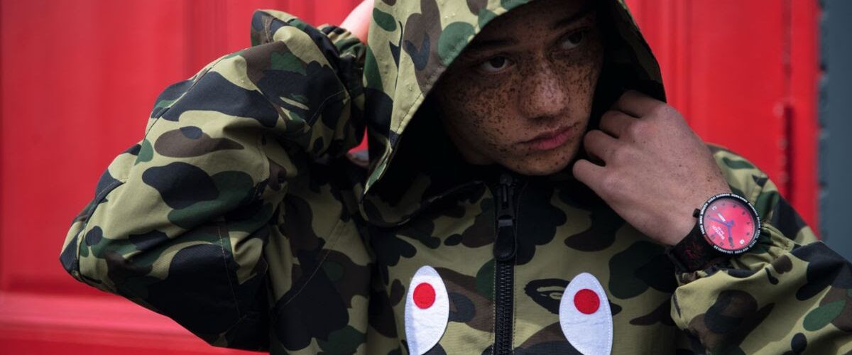 Swatch slaat handen ineen met streetwear brand Bape voor een unieke horlogelijn