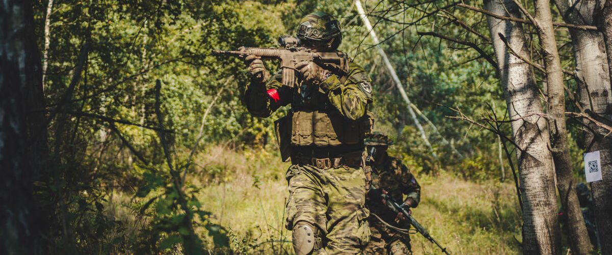 Dit privé-eiland in Kroatië is omgetoverd tot mega Airsoft game