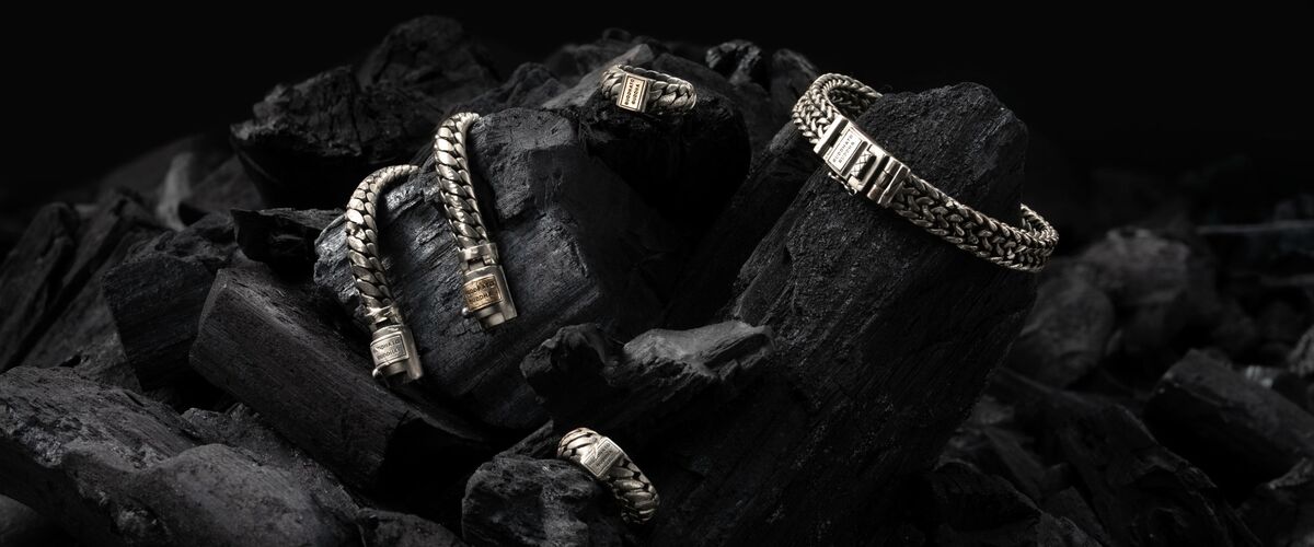 Buddha to Buddha lanceert een nieuwe collectie sieraden met zwart matte finish